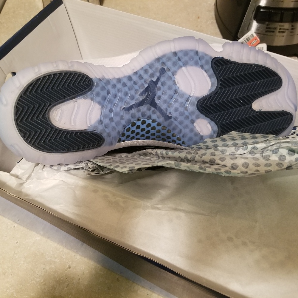LIMITED EDITION 11RETRO JORDANS UNIVERSITY BLUE